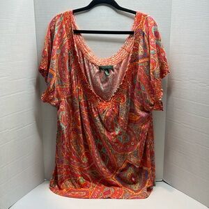 Plus size women’s colorful summer top. 22”L x 23” chest
Stretchy neckline